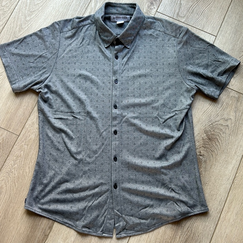 EUC Mizzen + Main Performance Button-Down Shirt, Large